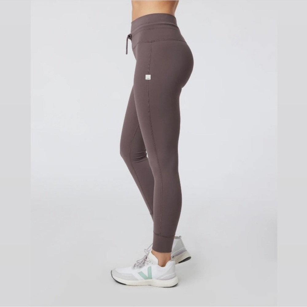 NWOT Vuori Daily Leggings M